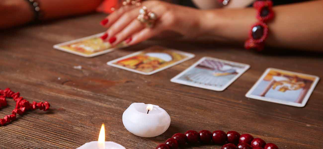 Guía práctica: Cómo prepararte para una lectura de tarot en línea